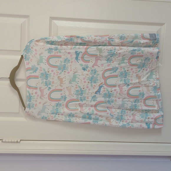 Copper Pearl Multi-Use Seat Cover Whimsy Pattern Rainbows & Unicorns - Picture 5 of 5